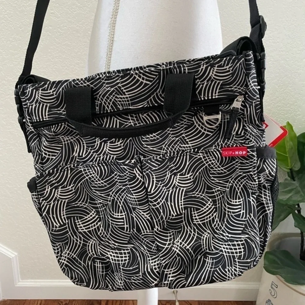 Skip Hop Duo Signature black‎ and white diaper bag NWT